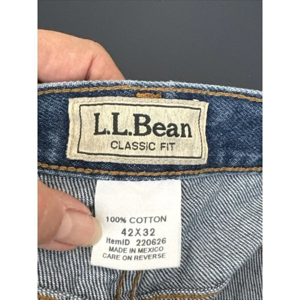 L.L. Bean Classic Fit Men's 42‎ Jeans Blue Straight Leg